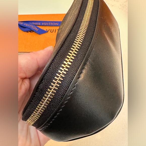 Brand New! Authentic Louis Vuitton Sunglasses Pouch GM - Picture 14 of 16